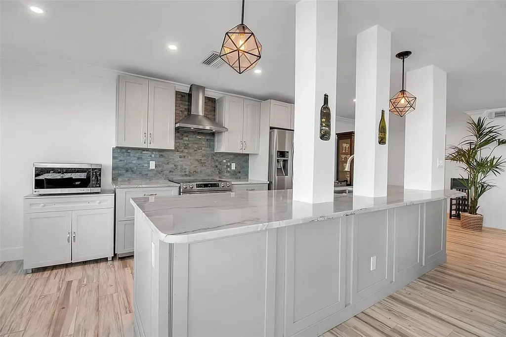 226 Golden Gate Point Sarasota FL 34236