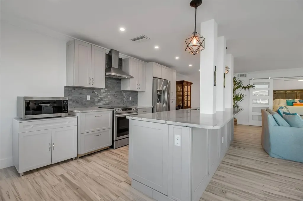 226 Golden Gate Point Sarasota FL 34236