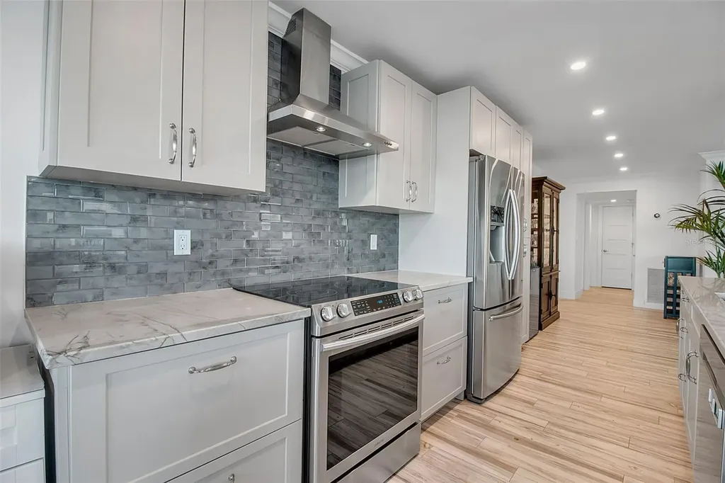 226 Golden Gate Point Sarasota FL 34236