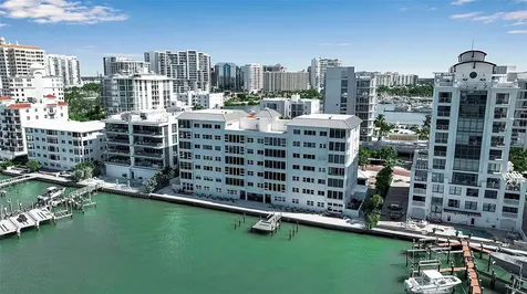 226 Golden Gate Point Sarasota FL 34236