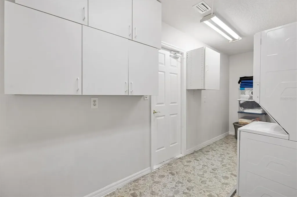 5610 King James Avenue Leesburg FL 34748