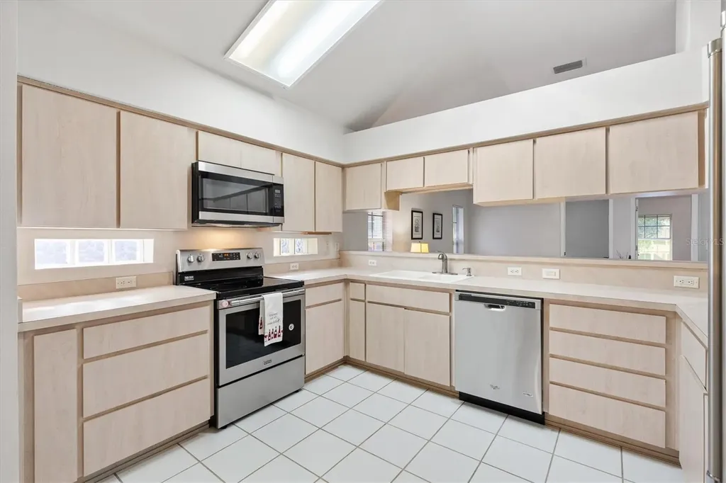 5610 King James Avenue Leesburg FL 34748
