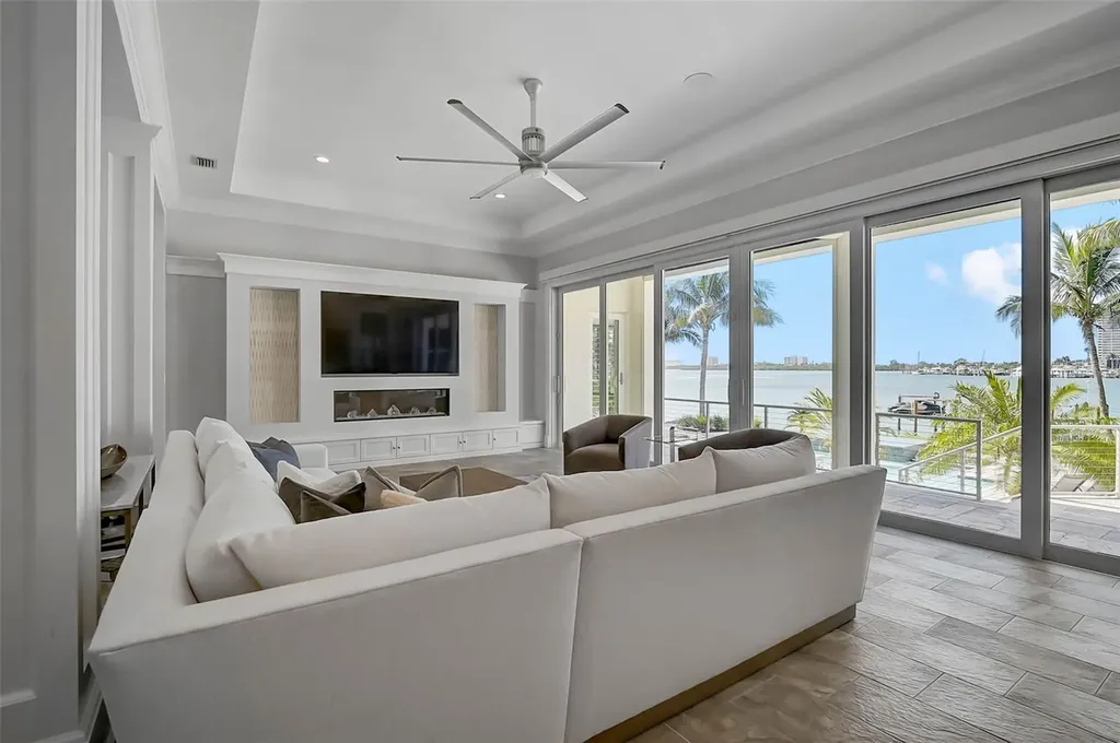 101 Seagull Lane Sarasota FL 34236