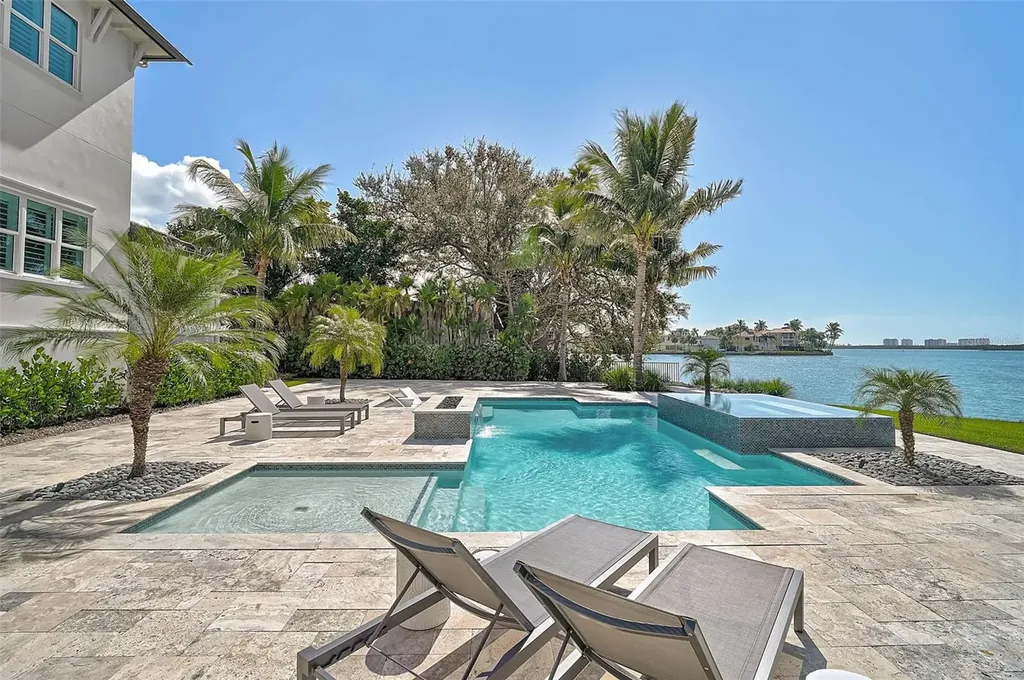 101 Seagull Lane Sarasota FL 34236