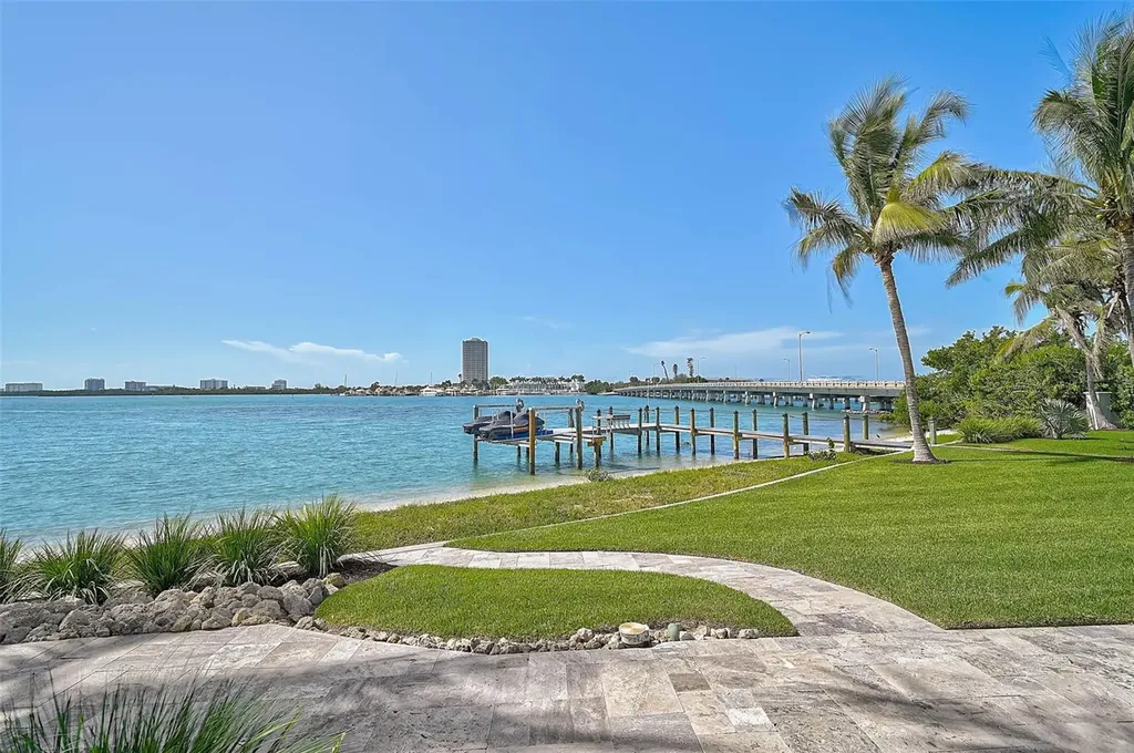 101 Seagull Lane Sarasota FL 34236