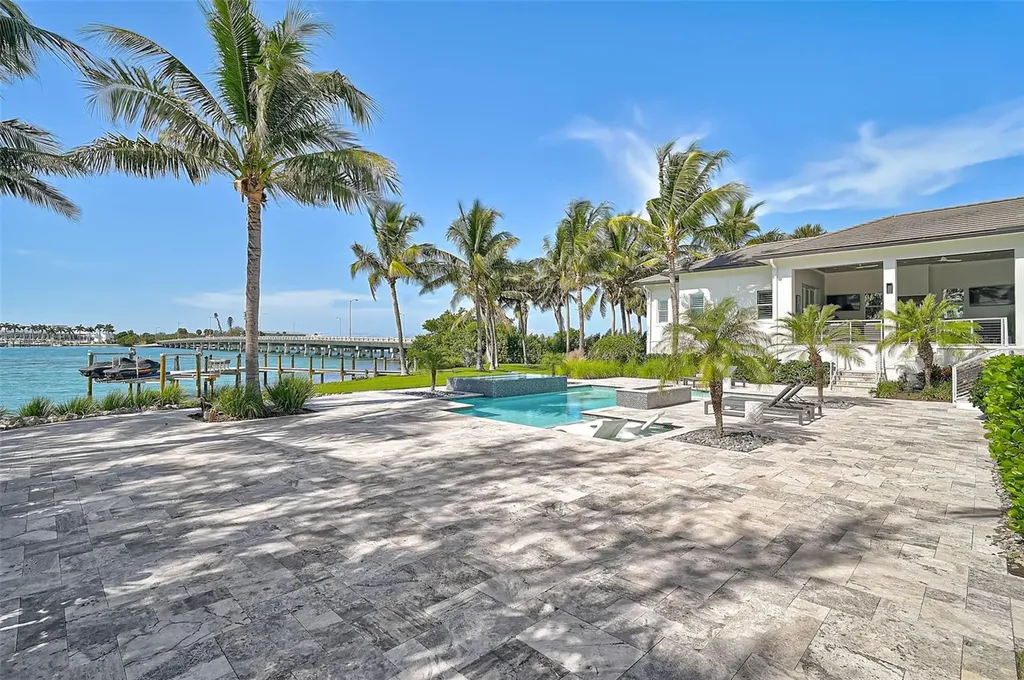 101 Seagull Lane Sarasota FL 34236