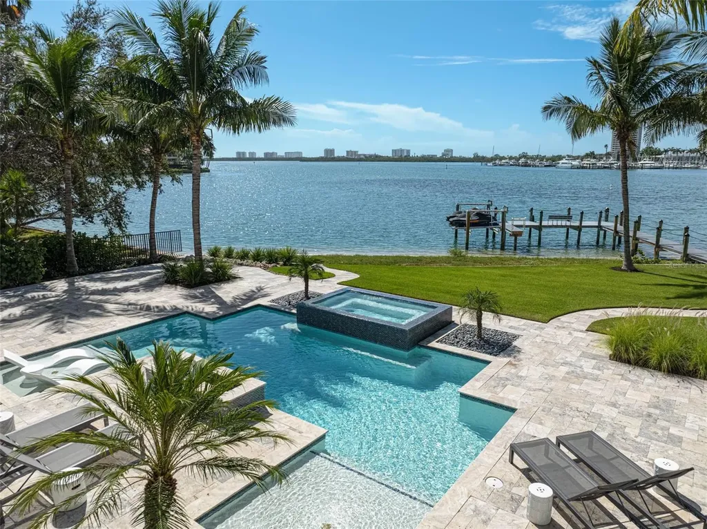 101 Seagull Lane Sarasota FL 34236