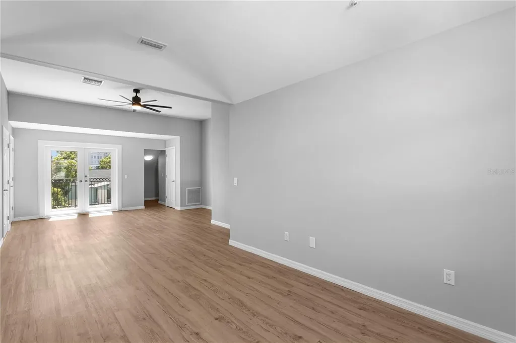 220 7th Avenue N St Petersburg FL 33701
