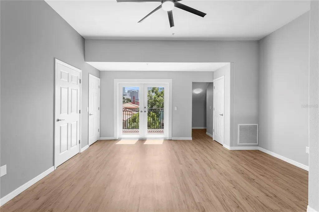220 7th Avenue N St Petersburg FL 33701