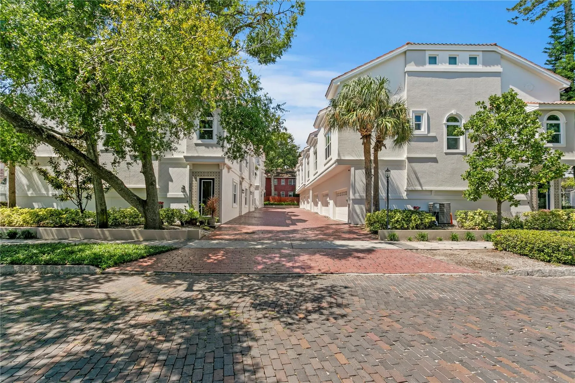 220 7th Avenue N St Petersburg FL 33701