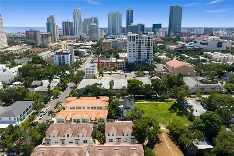 220 7th Avenue N St Petersburg FL 33701