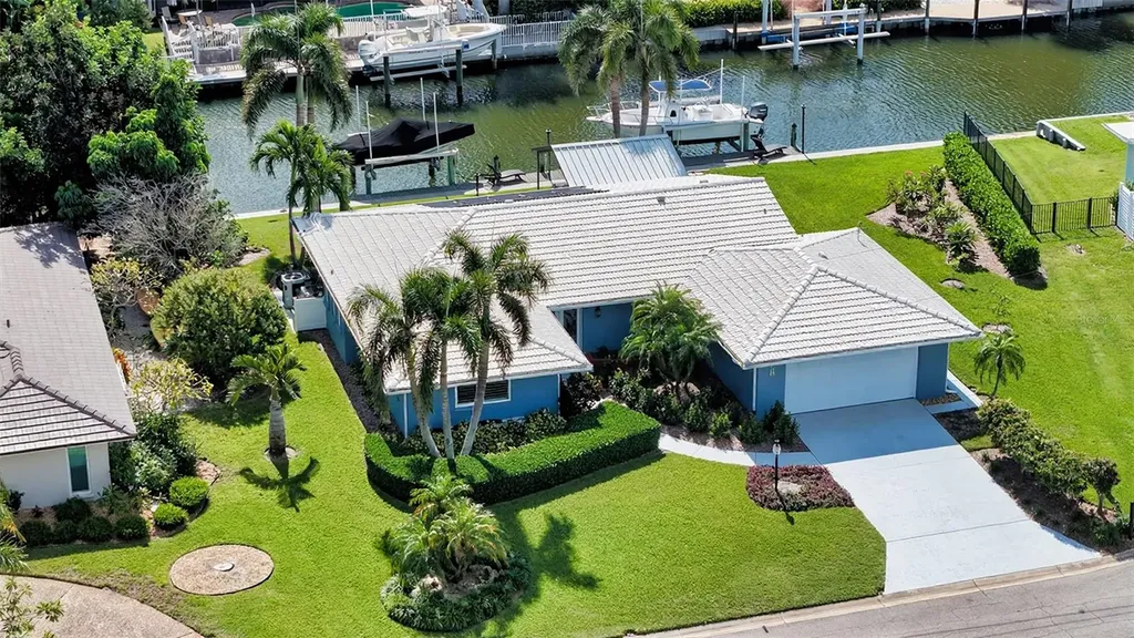5569 Contento Drive Sarasota FL 34242