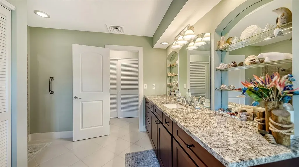 5569 Contento Drive Sarasota FL 34242