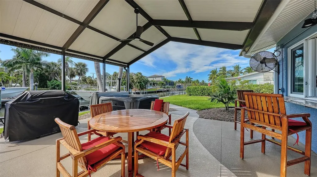 5569 Contento Drive Sarasota FL 34242