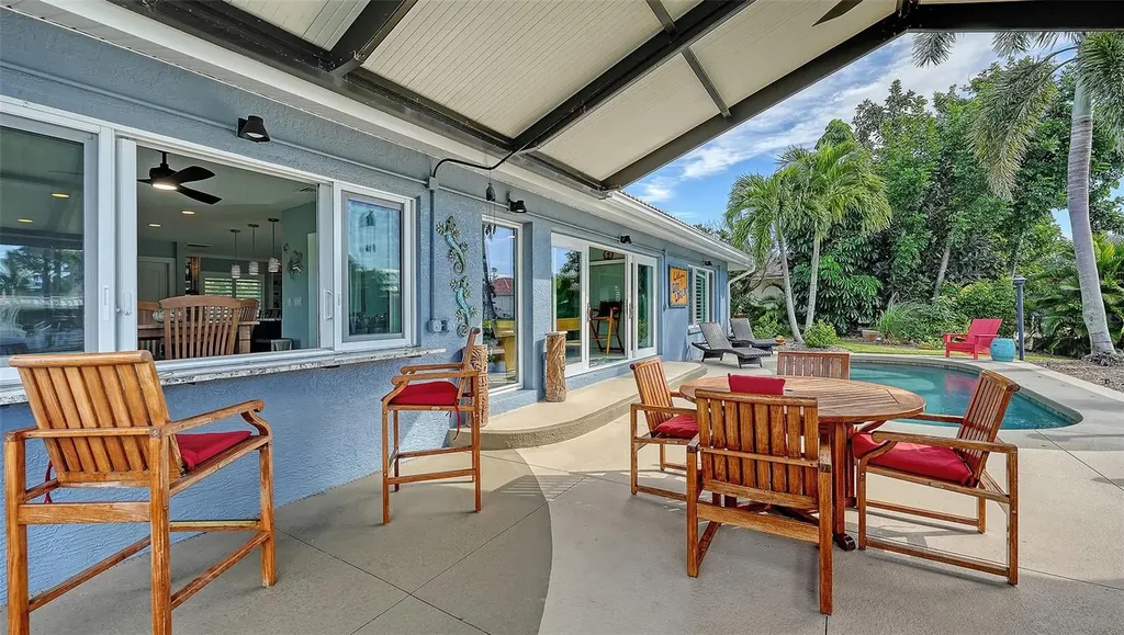 5569 Contento Drive Sarasota FL 34242