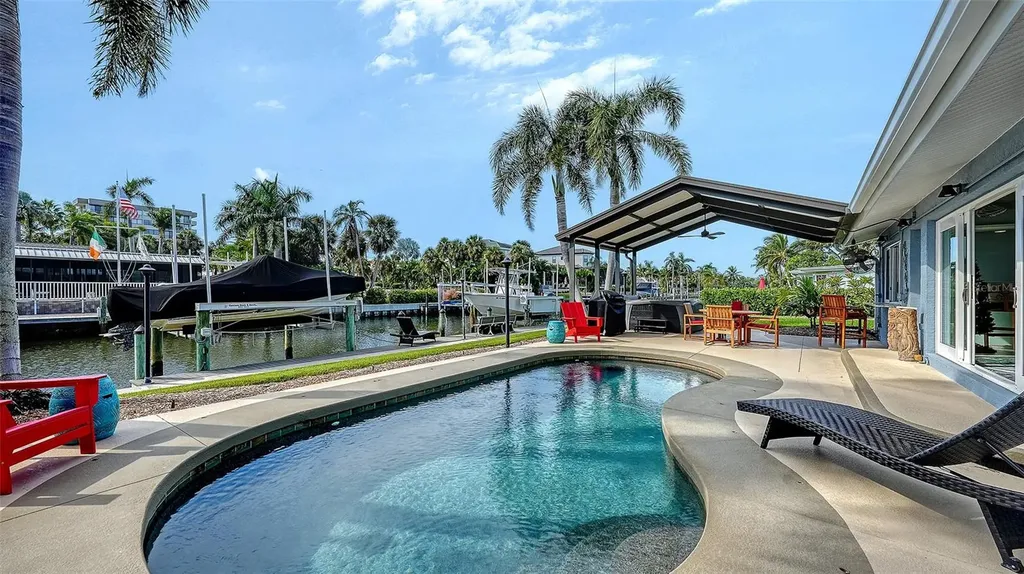 5569 Contento Drive Sarasota FL 34242