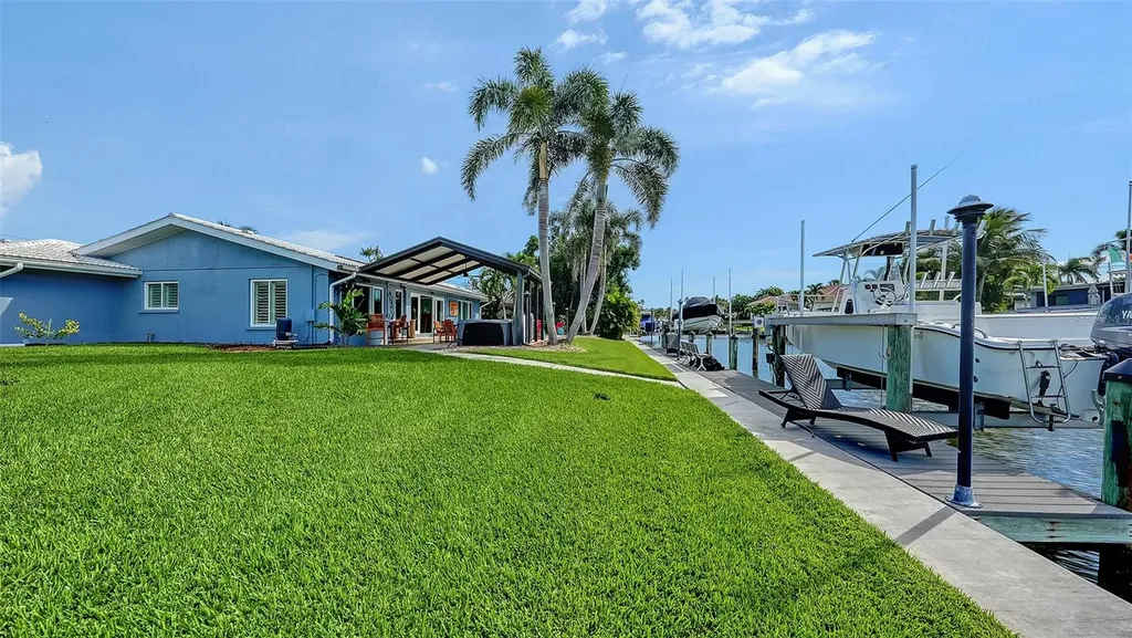 5569 Contento Drive Sarasota FL 34242
