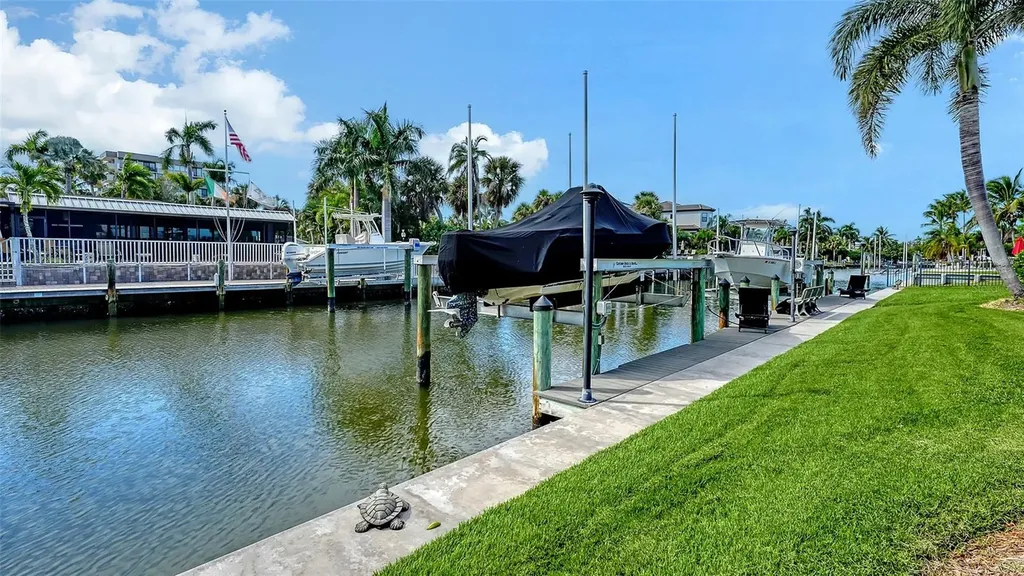 5569 Contento Drive Sarasota FL 34242