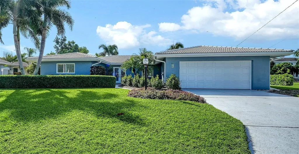 5569 Contento Drive Sarasota FL 34242