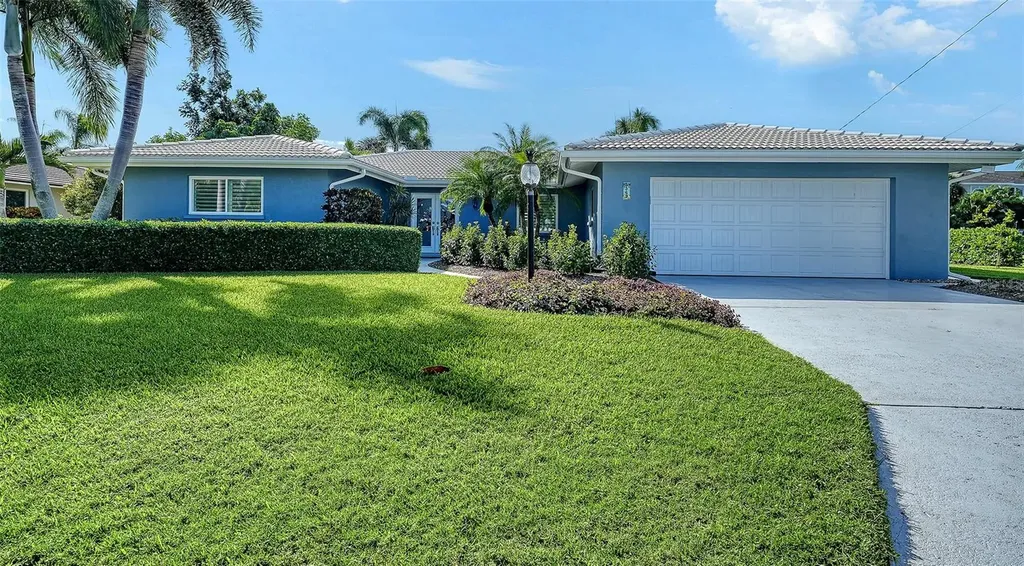 5569 Contento Drive Sarasota FL 34242