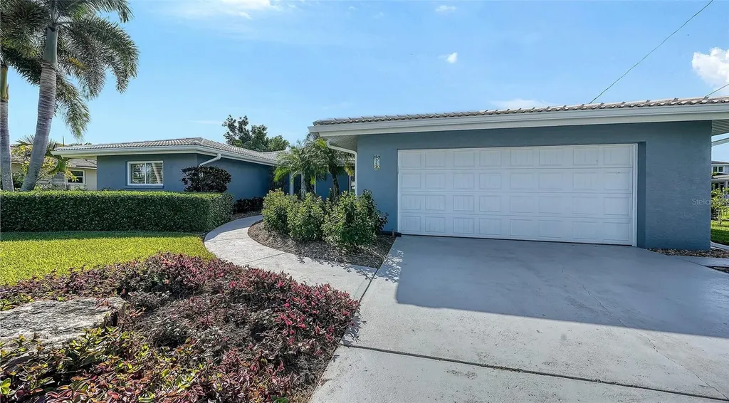 5569 Contento Drive Sarasota FL 34242