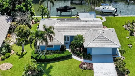 5569 Contento Drive Sarasota FL 34242