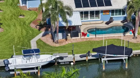 5569 Contento Drive Sarasota FL 34242