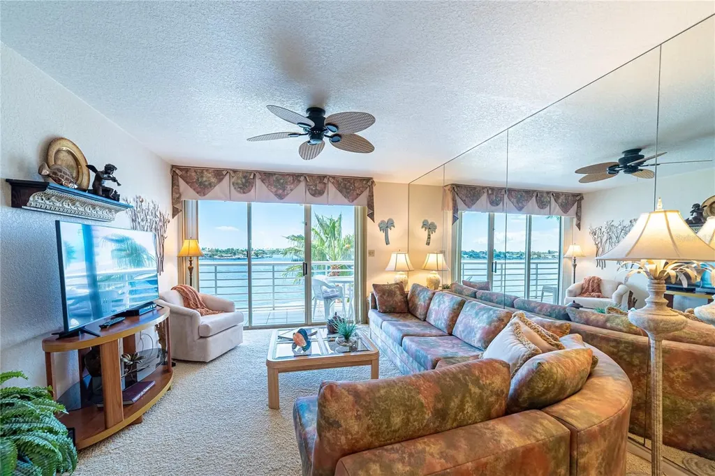 5701 Bahia Del Mar Circle St Petersburg FL 33715