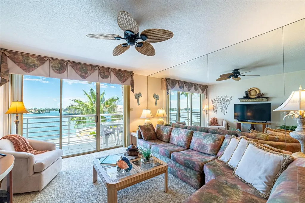 5701 Bahia Del Mar Circle St Petersburg FL 33715