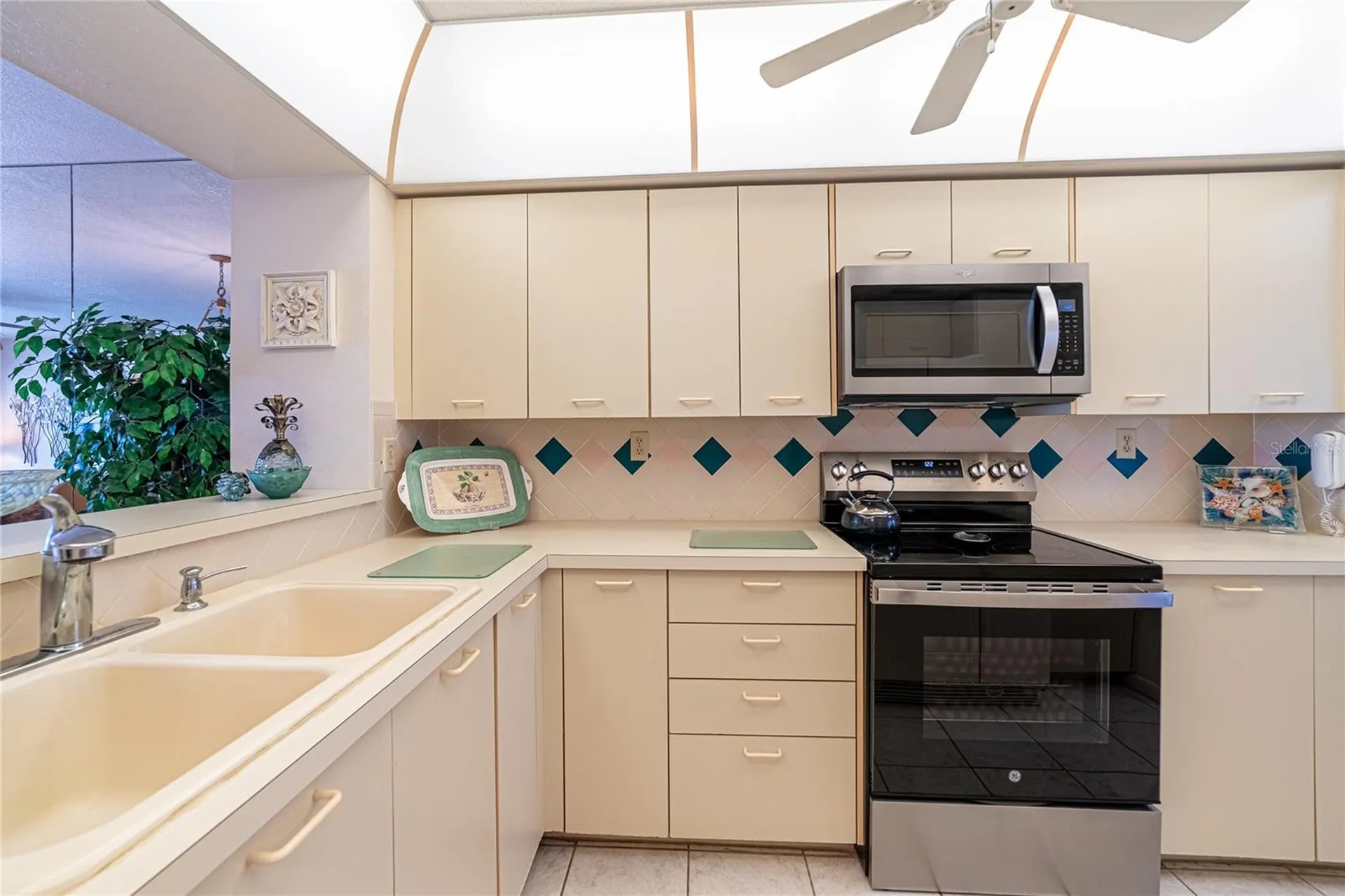 5701 Bahia Del Mar Circle St Petersburg FL 33715