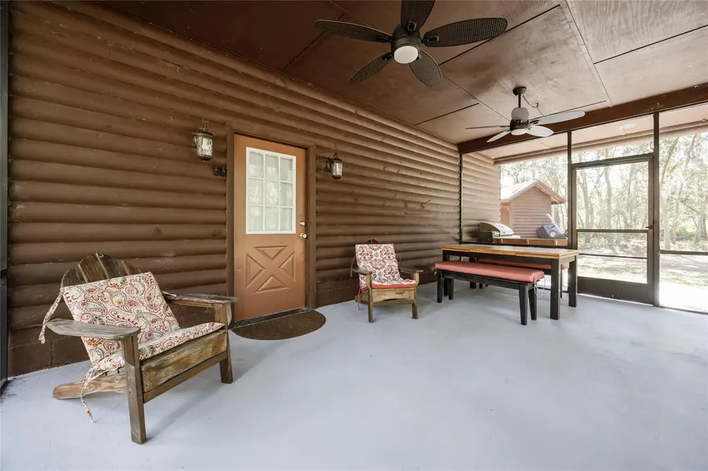 239 Riley Lake Drive Hawthorne FL 32640