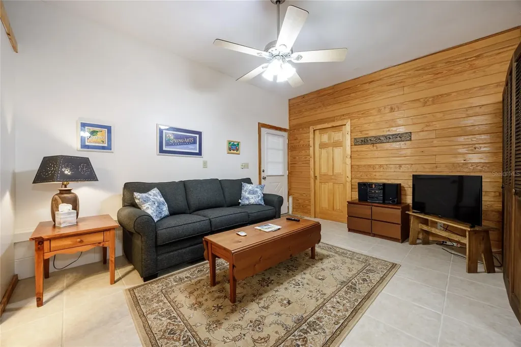 239 Riley Lake Drive Hawthorne FL 32640