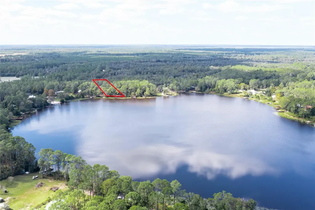 239 Riley Lake Drive Hawthorne FL 32640
