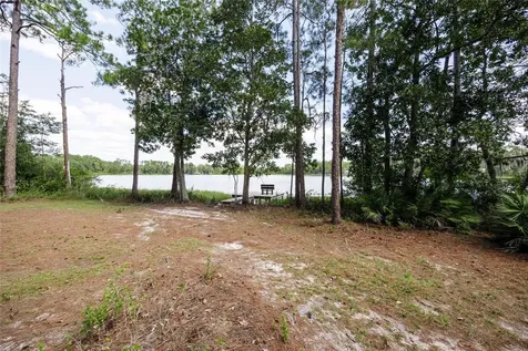239 Riley Lake Drive Hawthorne FL 32640