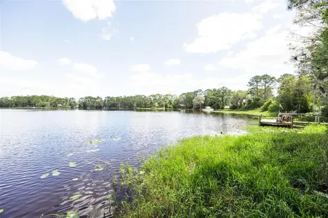 239 Riley Lake Drive Hawthorne FL 32640
