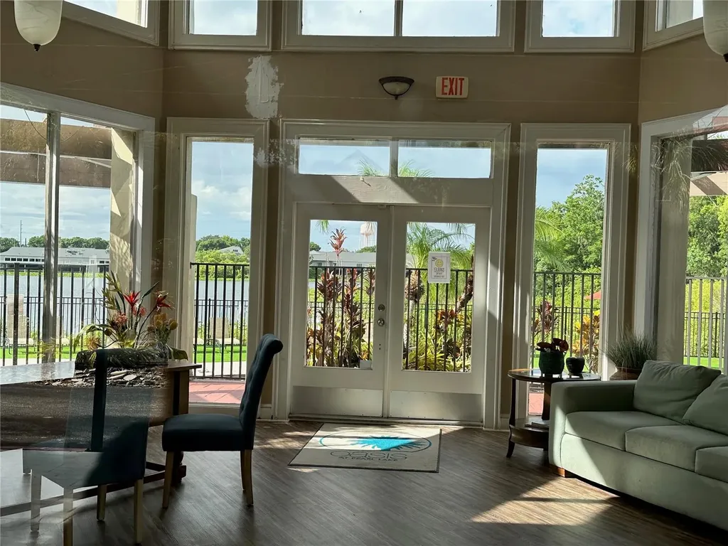 238 Afton Square Altamonte Springs FL 32714