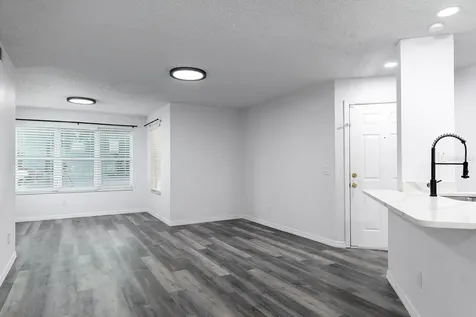 4528 Commander Drive Orlando FL 32822