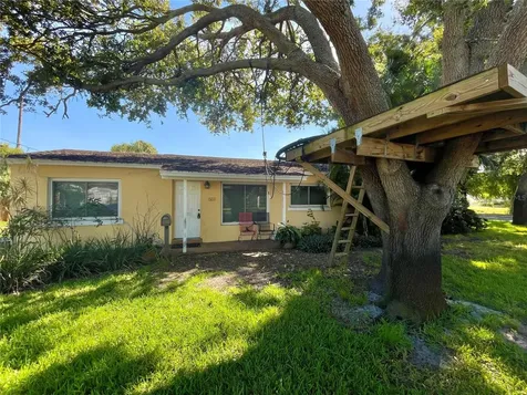 601 56th Street N St Petersburg FL 33710