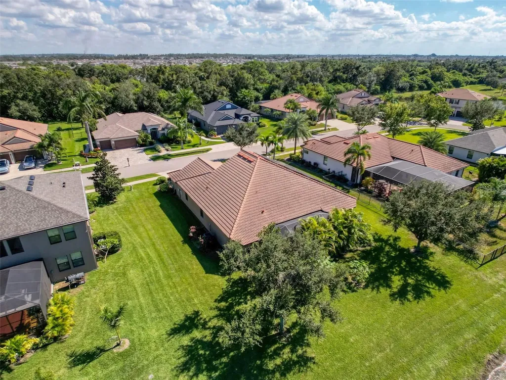 335 Cockle Shell Loop Apollo Beach FL 33572