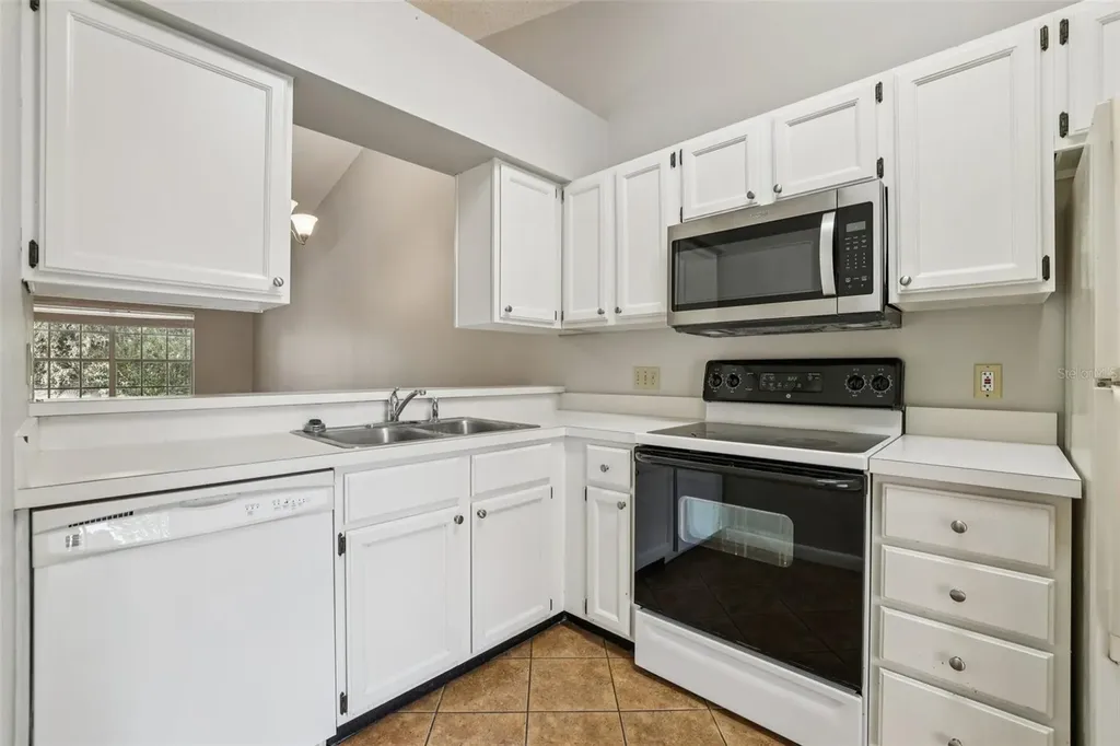 128 Reserve Circle Oviedo FL 32765