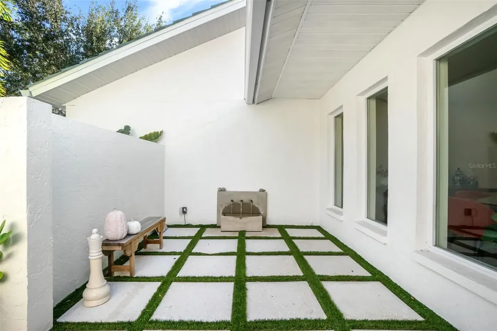 1660 Pine Harrier Circle Sarasota FL 34231