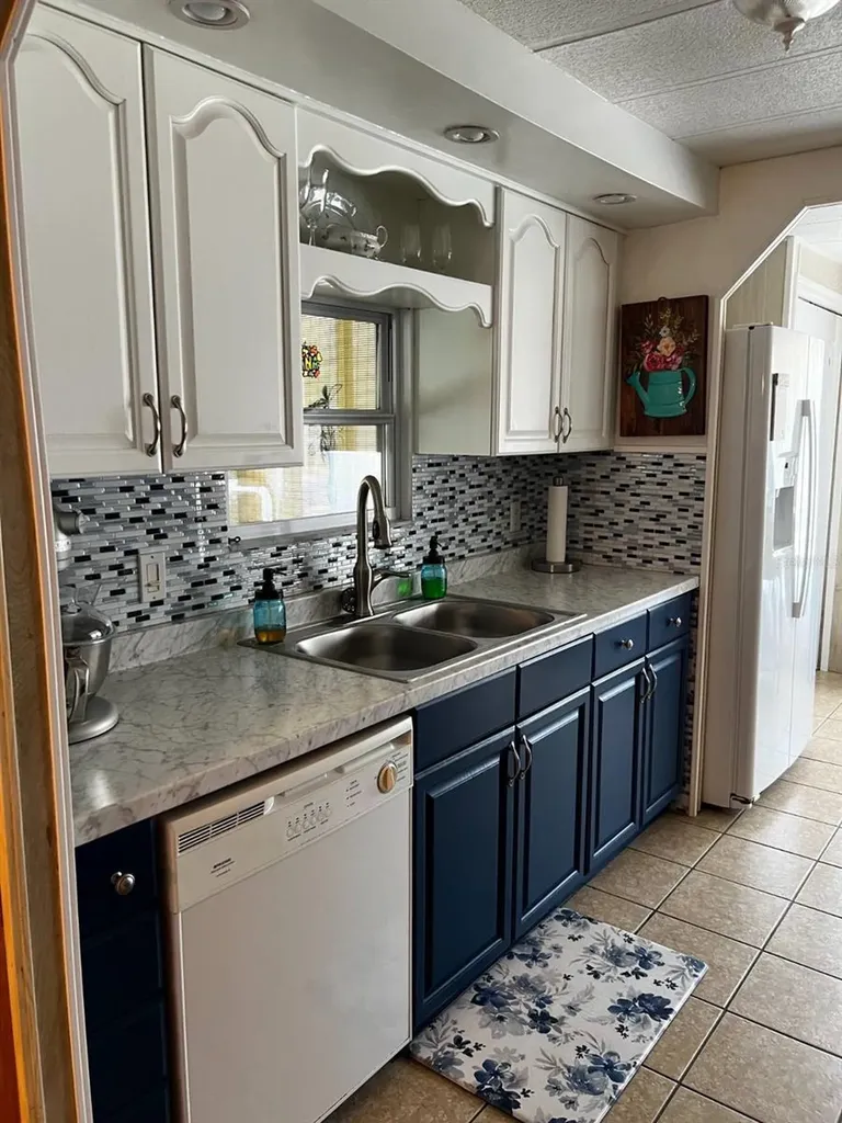 15 Wilderness Drive Lake Panasoffkee FL 33538