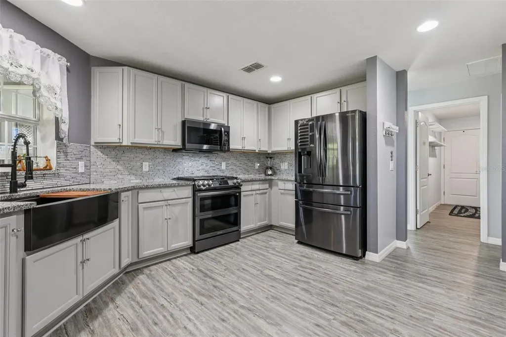 9601 Oakwood Drive Lake Wales FL 33898