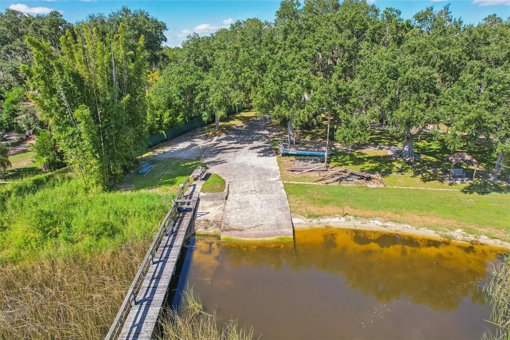 9601 Oakwood Drive Lake Wales FL 33898