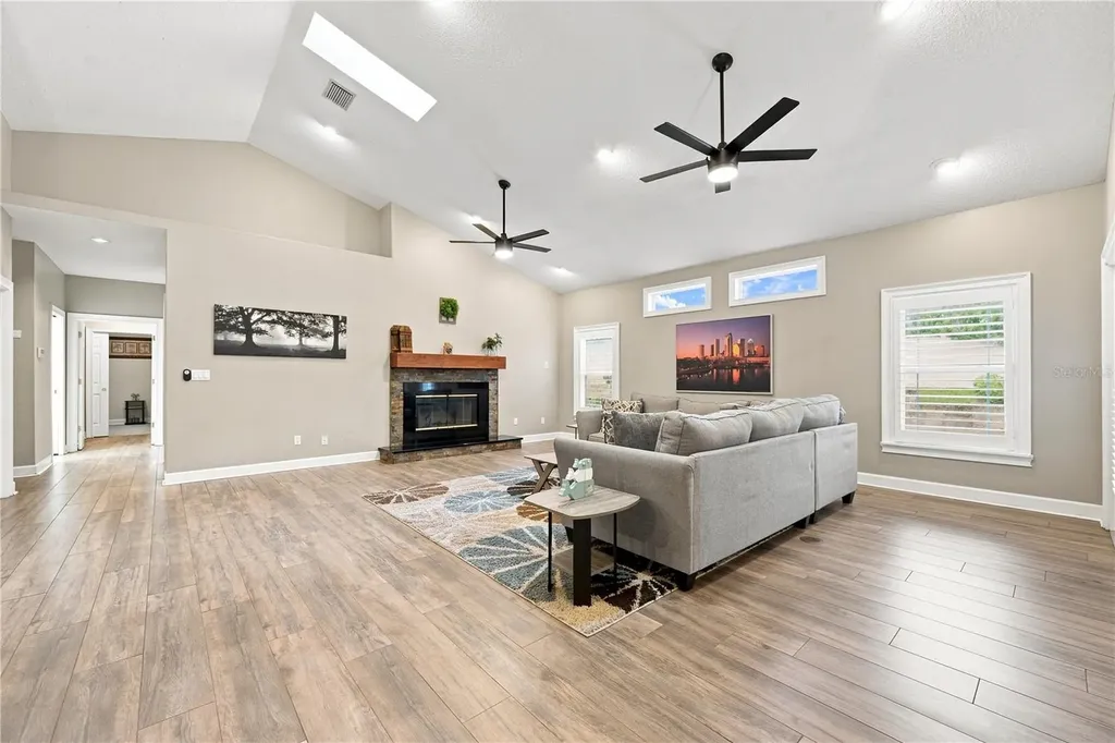 504 Covington Park Street Seffner FL 33584