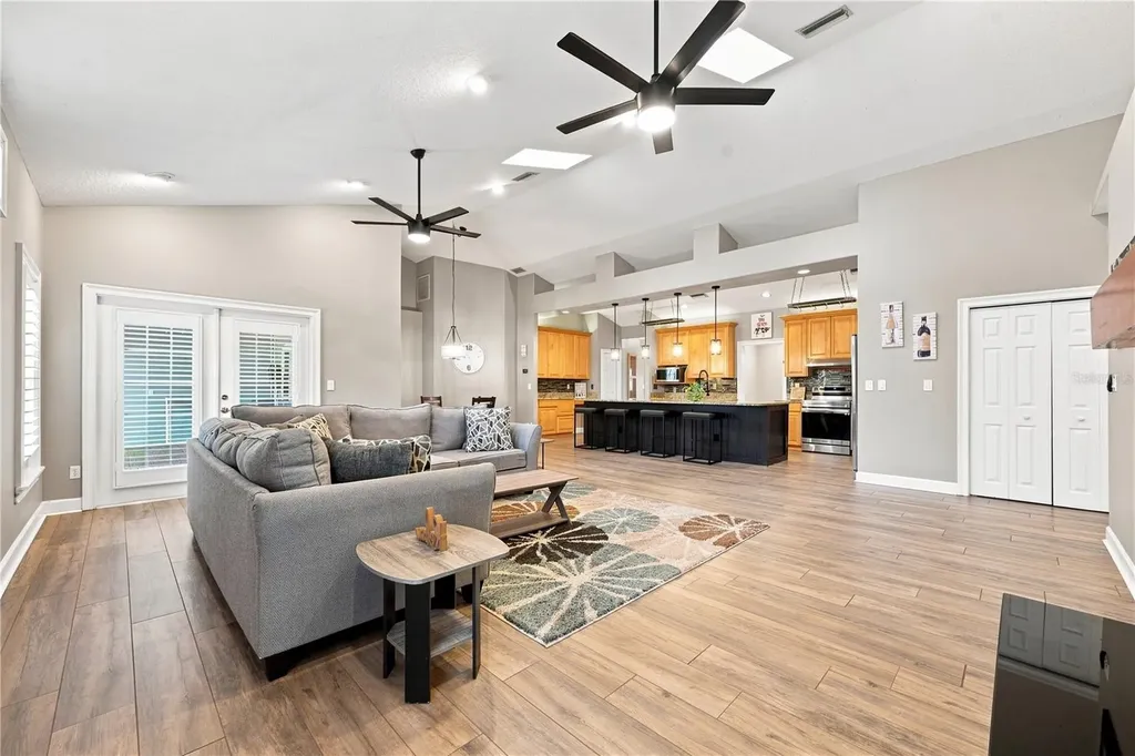 504 Covington Park Street Seffner FL 33584