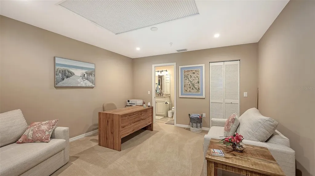 2367 Harbour Oaks Drive Longboat Key FL 34228