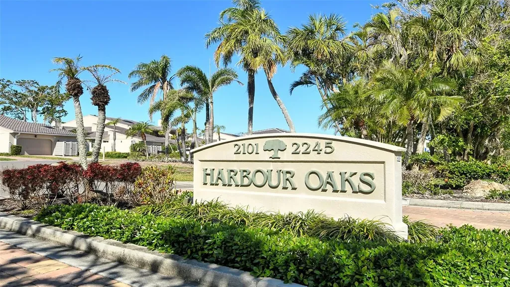 2367 Harbour Oaks Drive Longboat Key FL 34228