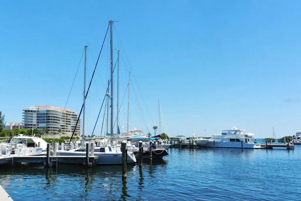 2367 Harbour Oaks Drive Longboat Key FL 34228
