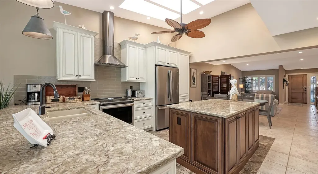 2367 Harbour Oaks Drive Longboat Key FL 34228